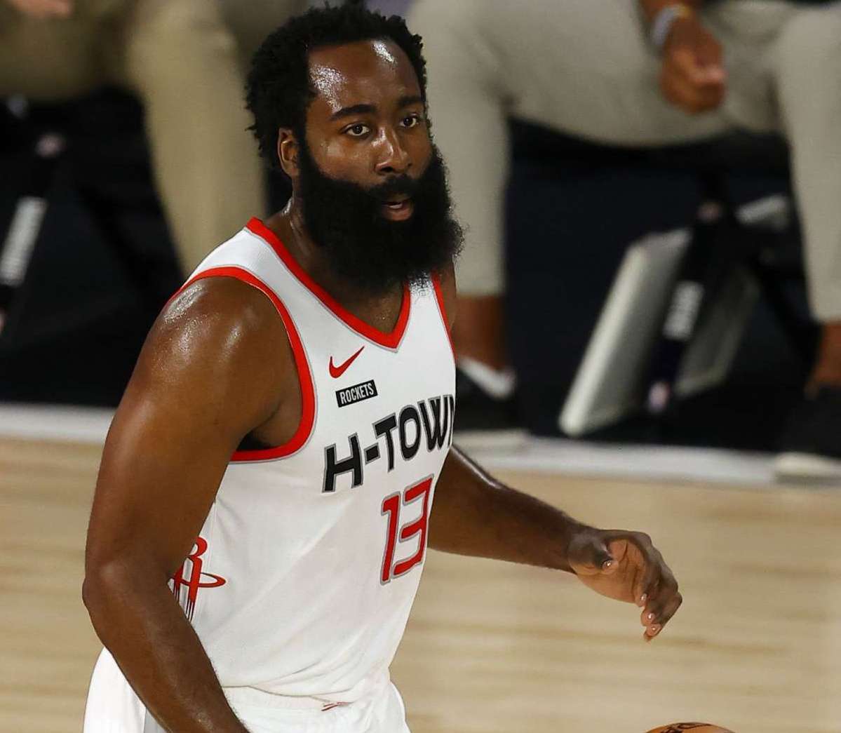 以迎合中国 以迎合中国