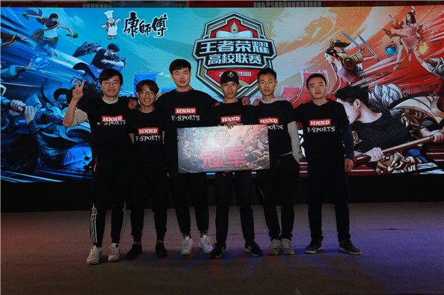 一再试图反 一再试图反